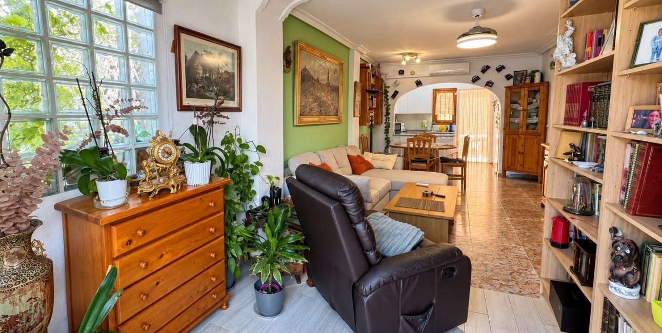 Resale - Bungalow -
Guardamar del Segura - El moncayo
