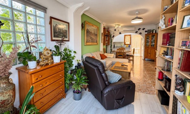 Resale - Bungalow -
Guardamar del Segura - El moncayo