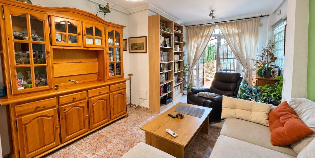 Resale - Bungalow -
Guardamar del Segura - El moncayo