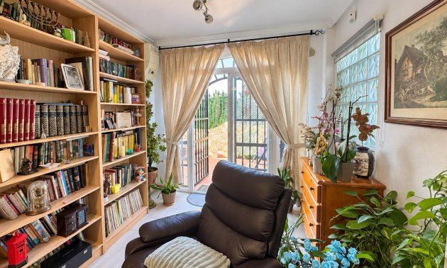 Resale - Bungalow -
Guardamar del Segura - El moncayo