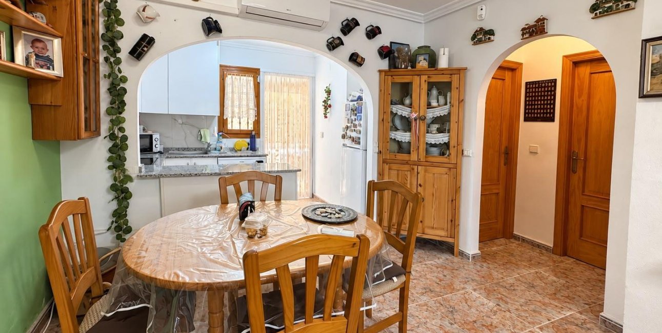 Resale - Bungalow -
Guardamar del Segura - El moncayo