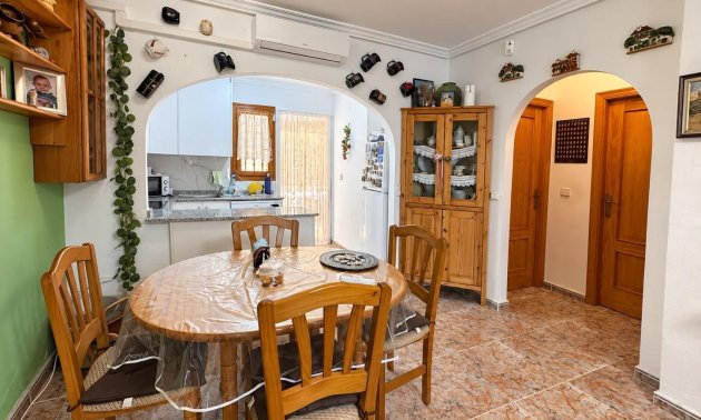 Resale - Bungalow -
Guardamar del Segura - El moncayo
