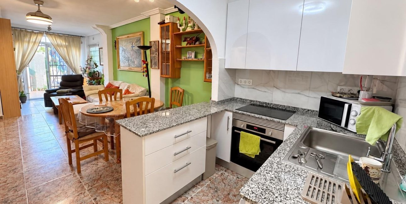 Resale - Bungalow -
Guardamar del Segura - El moncayo
