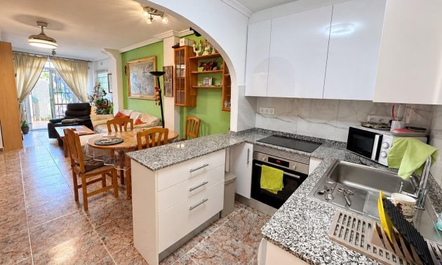 Resale - Bungalow -
Guardamar del Segura - El moncayo