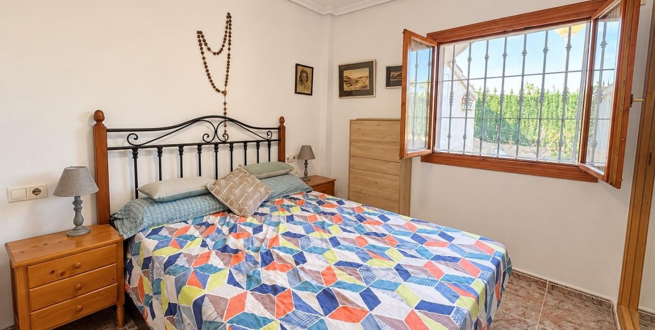 Resale - Bungalow -
Guardamar del Segura - El moncayo
