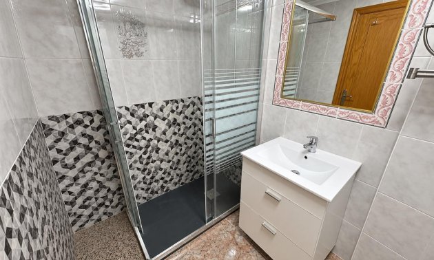 Resale - Bungalow -
Guardamar del Segura - El moncayo