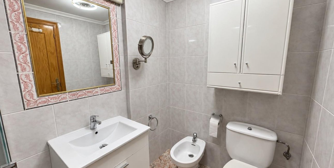 Resale - Bungalow -
Guardamar del Segura - El moncayo