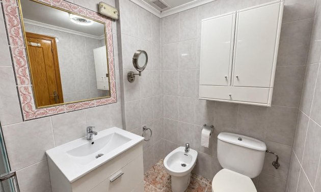Resale - Bungalow -
Guardamar del Segura - El moncayo