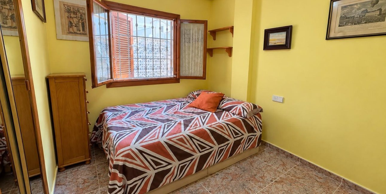 Resale - Bungalow -
Guardamar del Segura - El moncayo