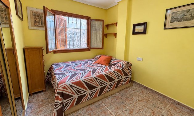 Resale - Bungalow -
Guardamar del Segura - El moncayo
