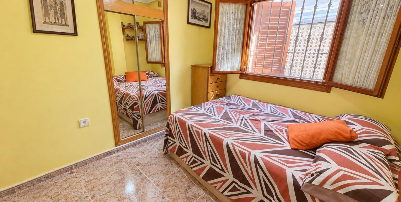 Resale - Bungalow -
Guardamar del Segura - El moncayo