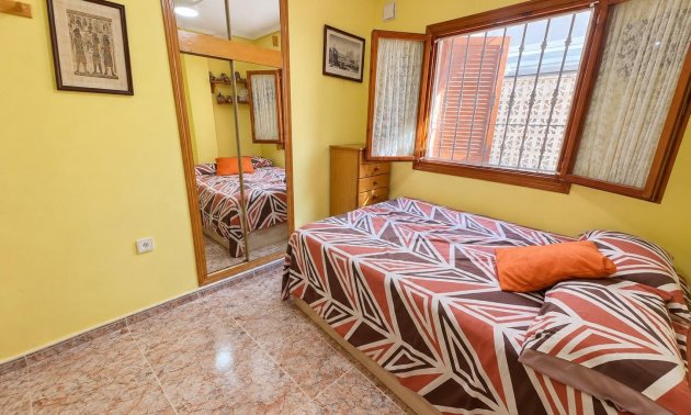 Resale - Bungalow -
Guardamar del Segura - El moncayo