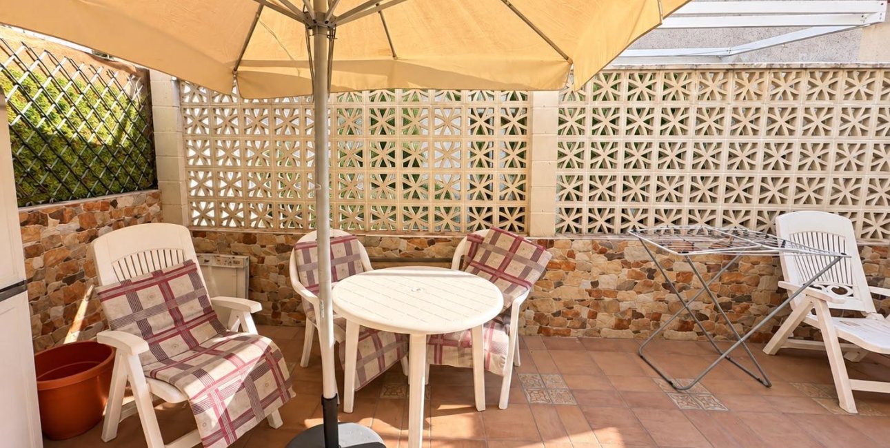Resale - Bungalow -
Guardamar del Segura - El moncayo