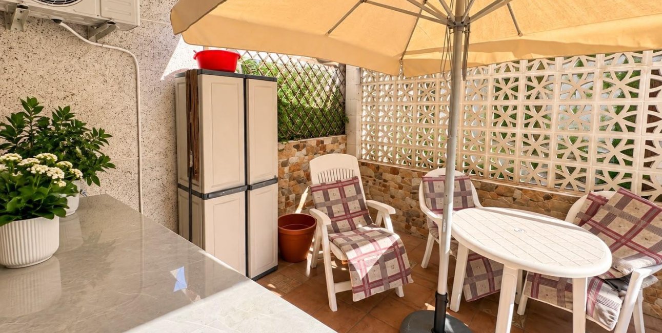 Resale - Bungalow -
Guardamar del Segura - El moncayo