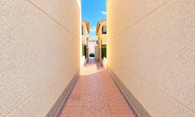 Resale - Bungalow -
Guardamar del Segura - El moncayo