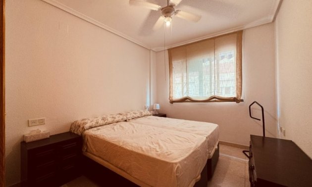 Reventa - Apartamento / piso -
Torrevieja - La Mata