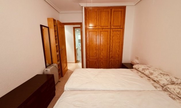 Reventa - Apartamento / piso -
Torrevieja - La Mata