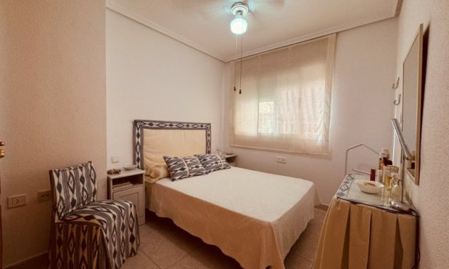 Reventa - Apartamento / piso -
Torrevieja - La Mata