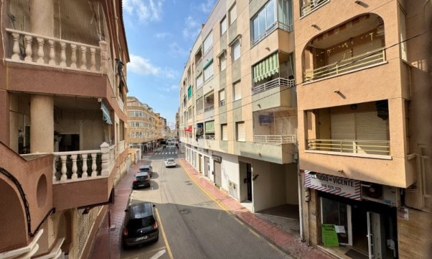 Reventa - Apartamento / piso -
Torrevieja - La Mata