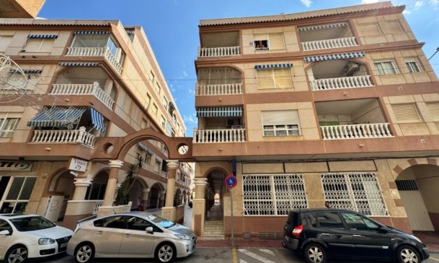 Reventa - Apartamento / piso -
Torrevieja - La Mata