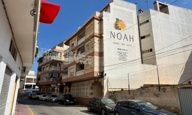 Reventa - Apartamento / piso -
Torrevieja - La Mata