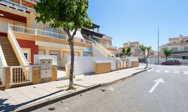 Resale - Apartment / flat -
Pilar de La Horadada - El Mojón