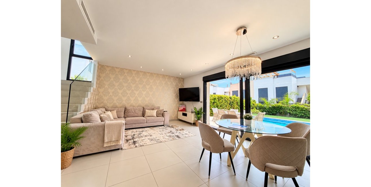 Resale - Villa -
Ciudad Quesada - Doña Pepa