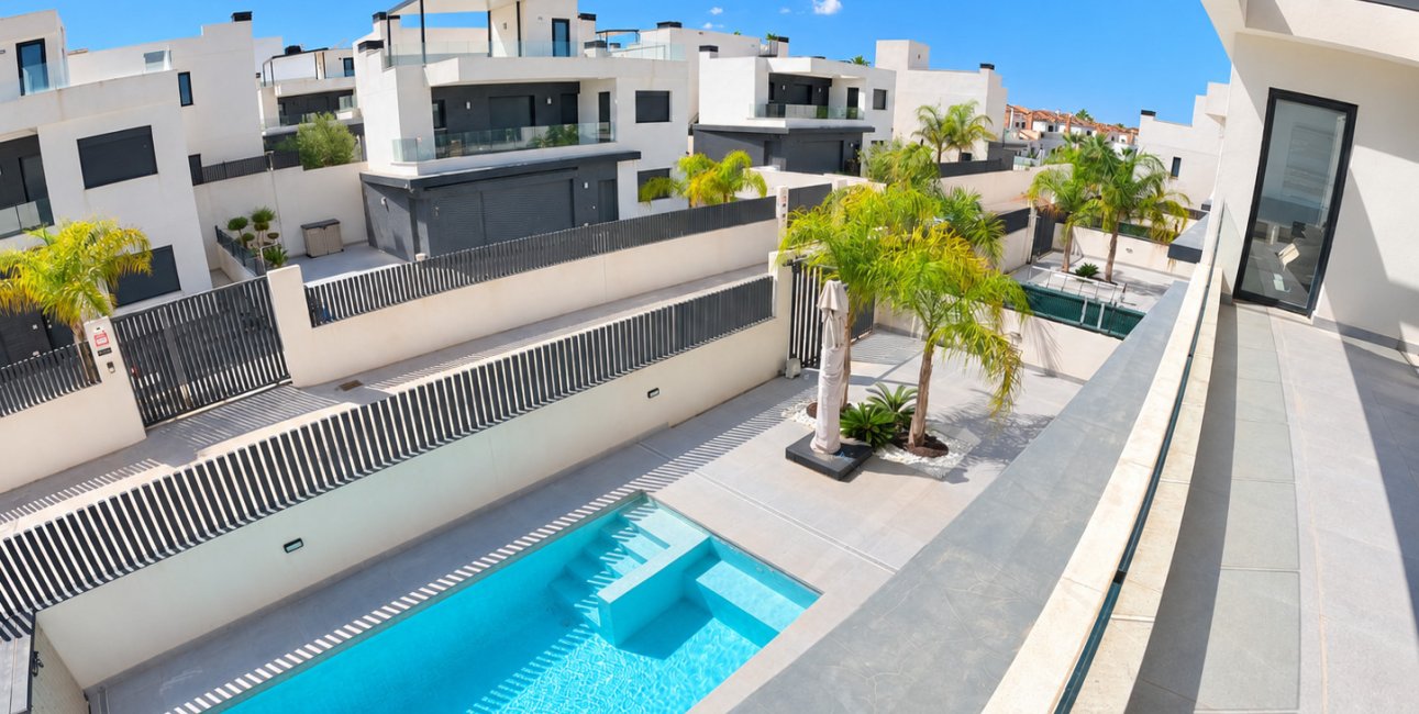 Resale - Villa -
Algorfa - La Finca Golf Resort