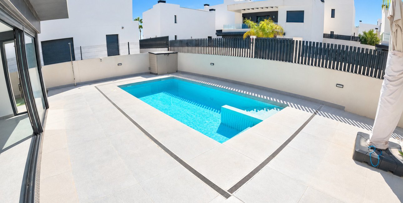 Resale - Villa -
Algorfa - La Finca Golf Resort