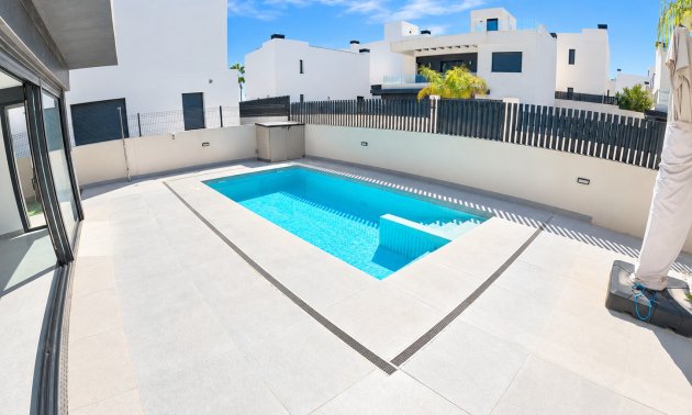 Resale - Villa -
Algorfa - La Finca Golf Resort