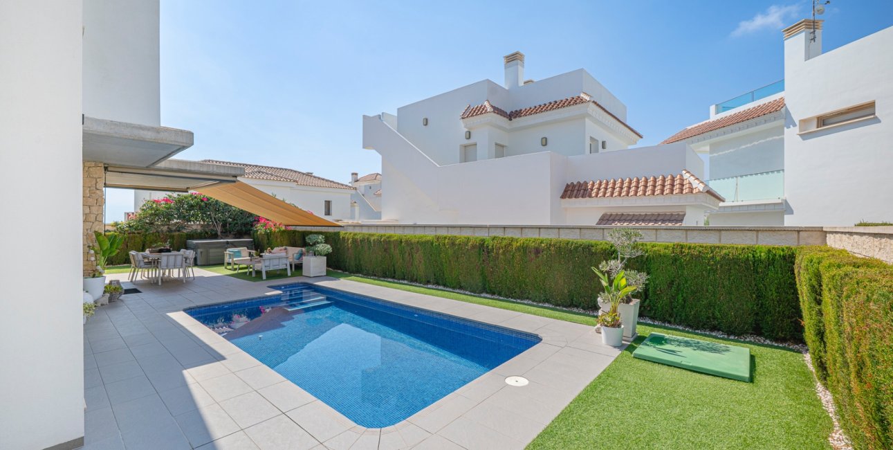 Resale - Villa -
Ciudad Quesada - La Laguna