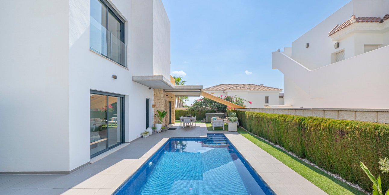Resale - Villa -
Ciudad Quesada - La Laguna