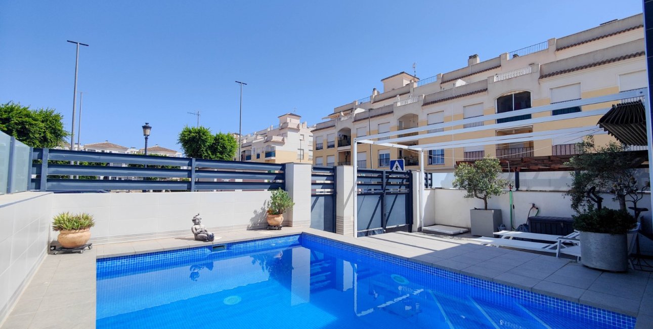 Rynek wtórny - Bungalowy -
Formentera del Segura - Formentera - Village