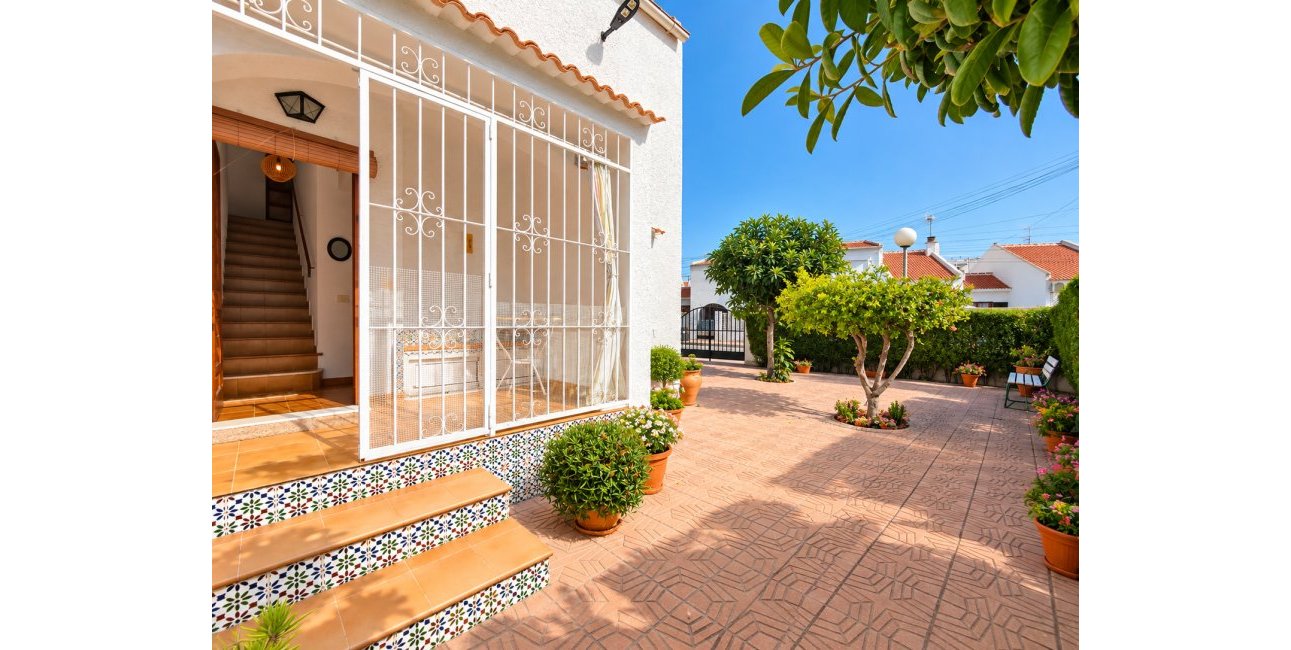 Reventa - Adosado -
Torrevieja - Torrevieja - Centre