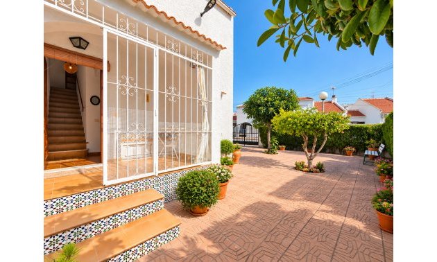 Reventa - Adosado -
Torrevieja - Torrevieja - Centre