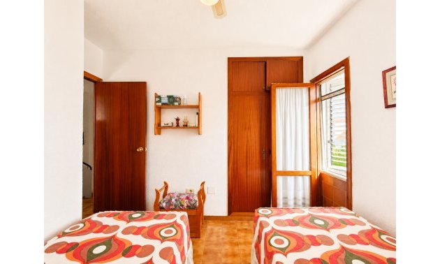 Reventa - Adosado -
Torrevieja - Torrevieja - Centre