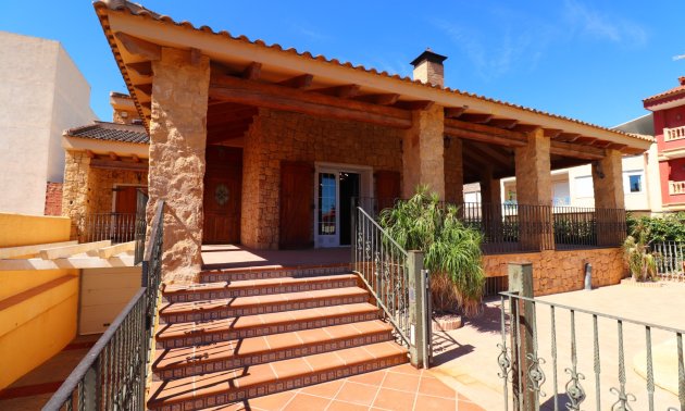 Resale - Villa -
Rojales - Los Palacios