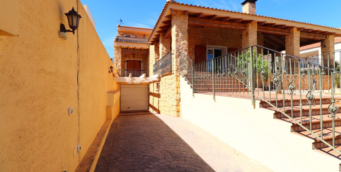 Resale - Villa -
Rojales - Los Palacios