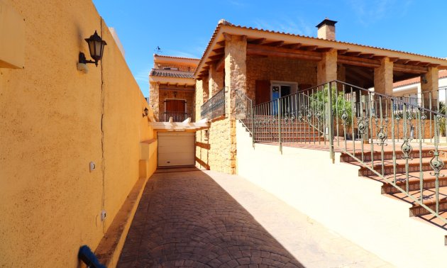 Resale - Villa -
Rojales - Los Palacios
