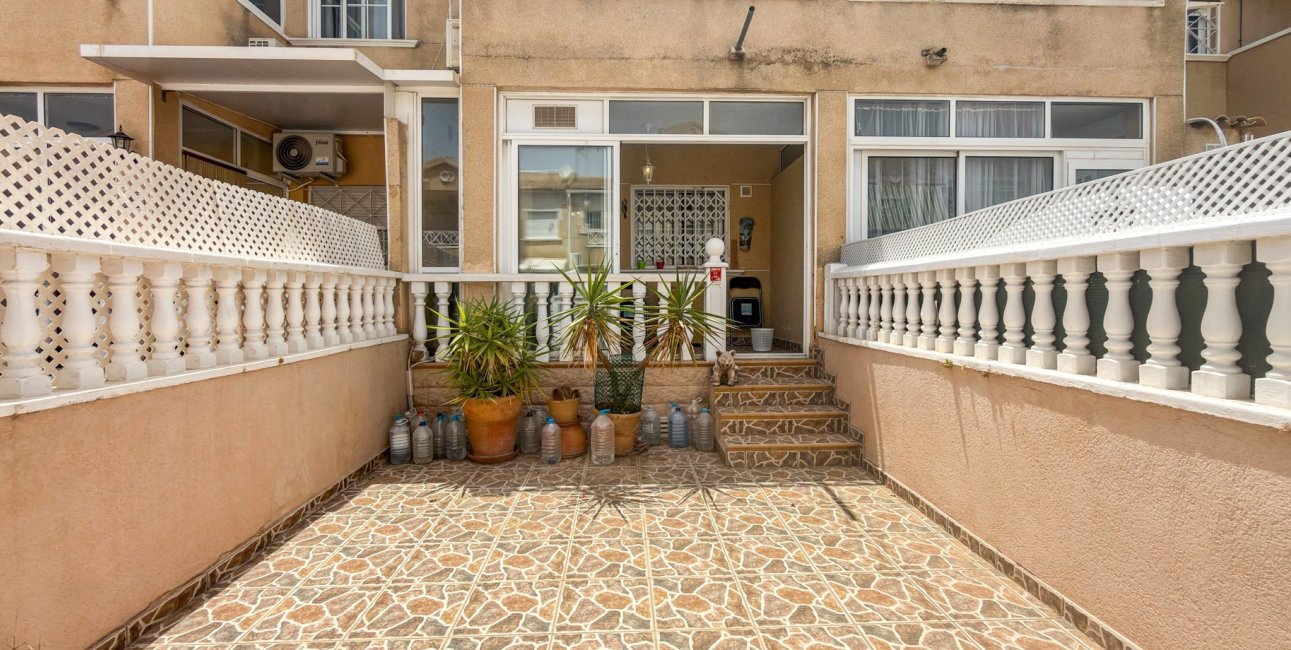 Resale - Townhouse -
Torrevieja - Torrevieja - Centre