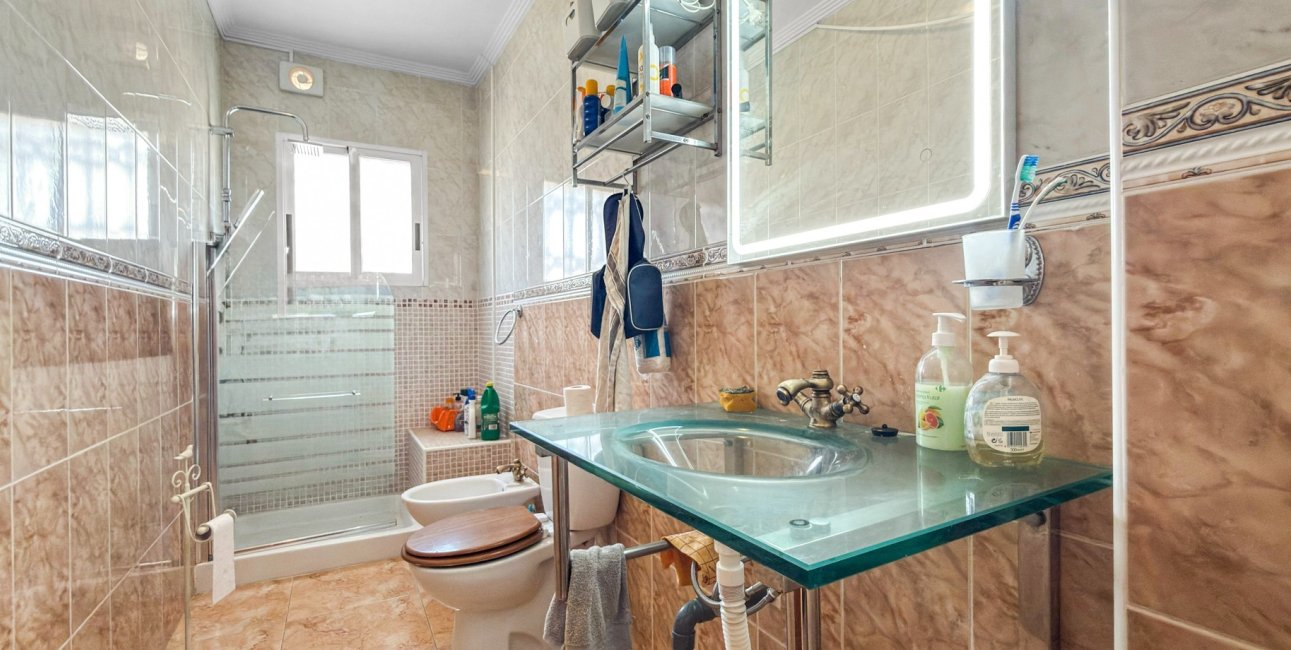 Resale - Townhouse -
Torrevieja - Torrevieja - Centre