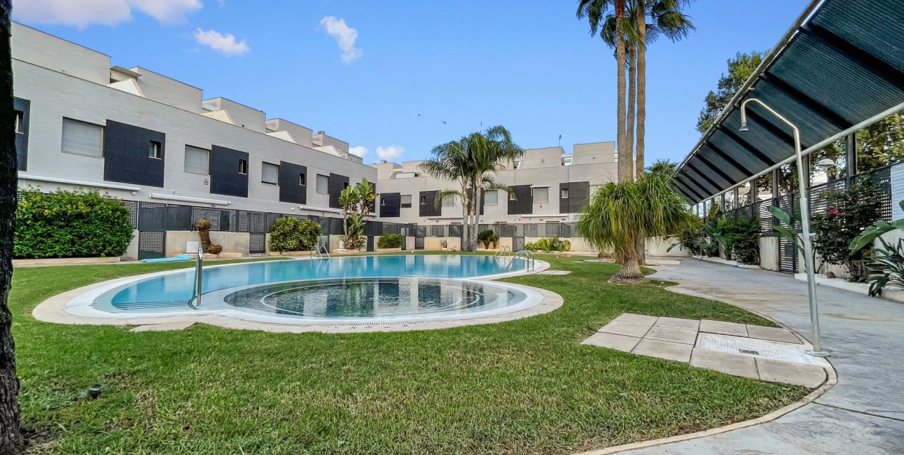 Resale - Townhouse -
Pilar de La Horadada - El Mojón