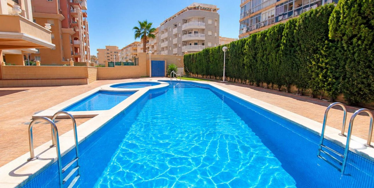 Reventa - Apartamento / piso -
Torrevieja - Playa de los Locos