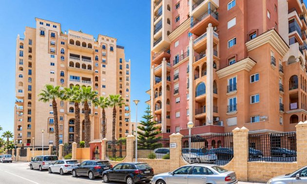 Reventa - Apartamento / piso -
Torrevieja - Playa de los Locos