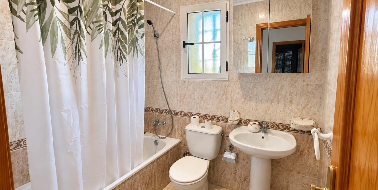 Resale - Townhouse -
Torrevieja - Torretas  - La Siesta - El Limonar