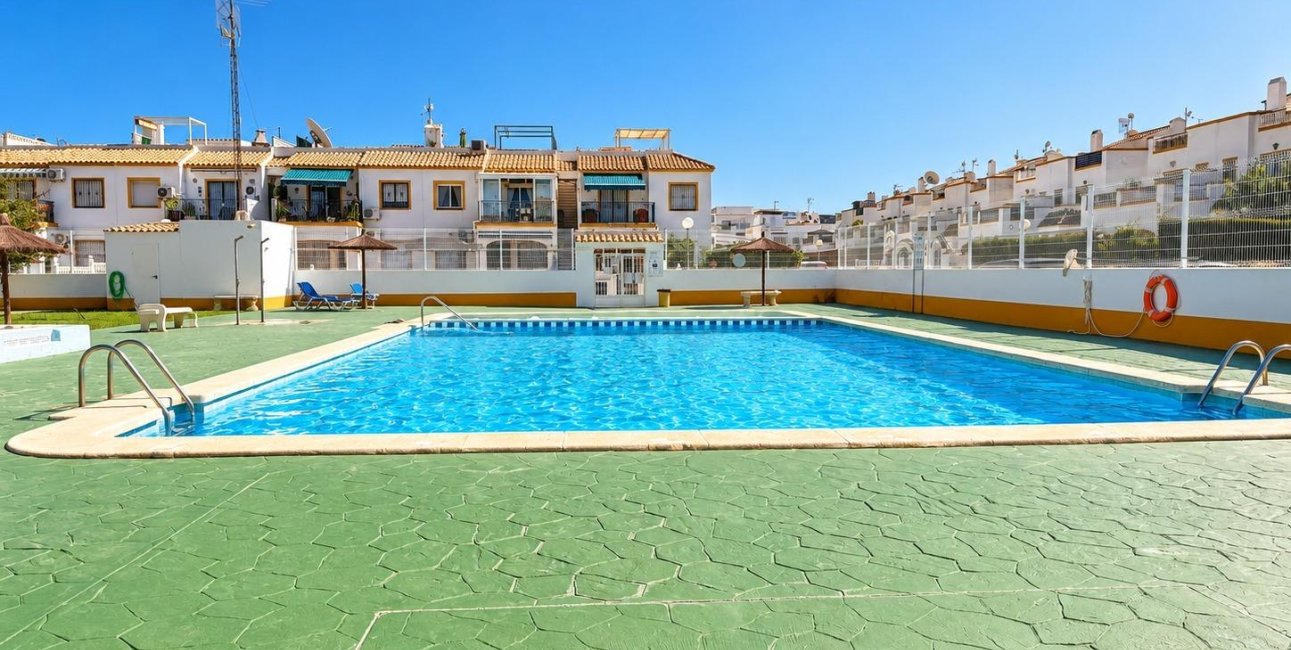 Resale - Townhouse -
Torrevieja - Torretas  - La Siesta - El Limonar