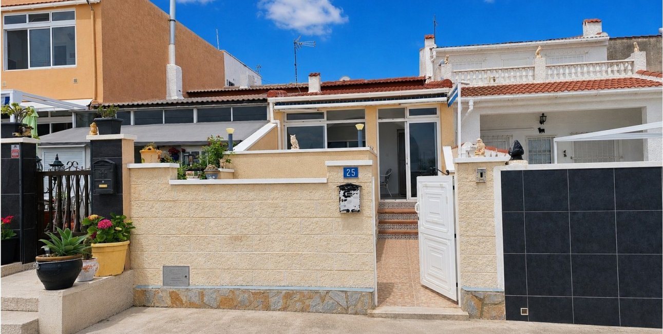 Resale - Bungalow -
Ciudad Quesada - Altos de Quesada