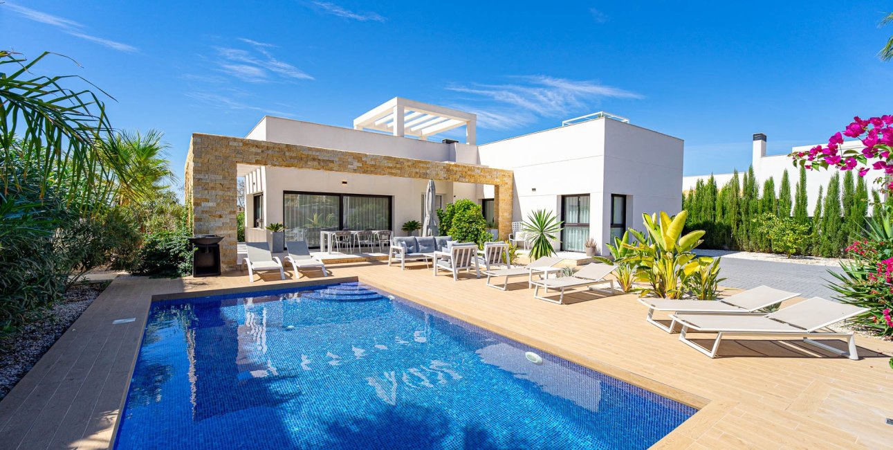 Reventa - Villa -
Ciudad Quesada - Doña Pepa