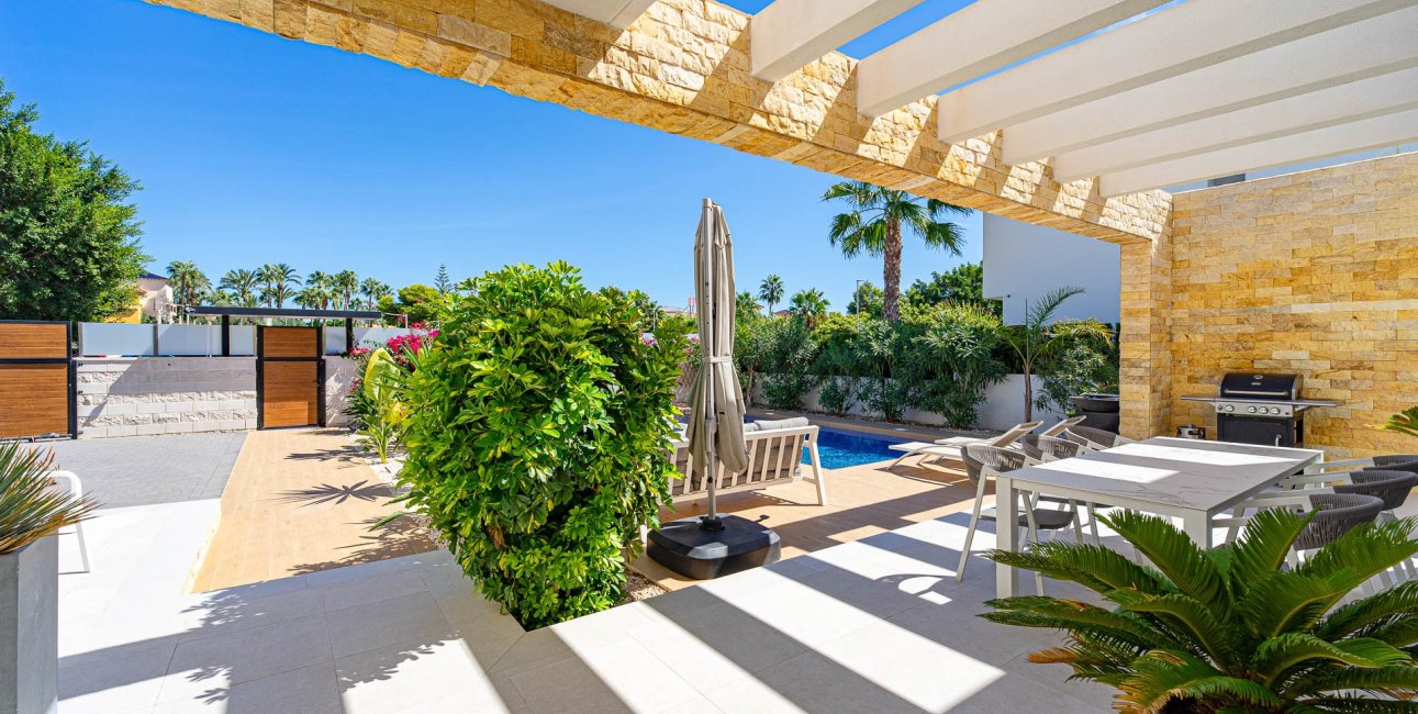 Reventa - Villa -
Ciudad Quesada - Doña Pepa
