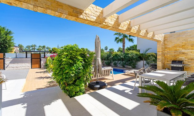 Reventa - Villa -
Ciudad Quesada - Doña Pepa